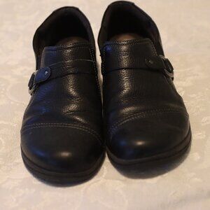 Clarks Collection Size 9 Black Clog Strapped with Ring Hardware Ortholight